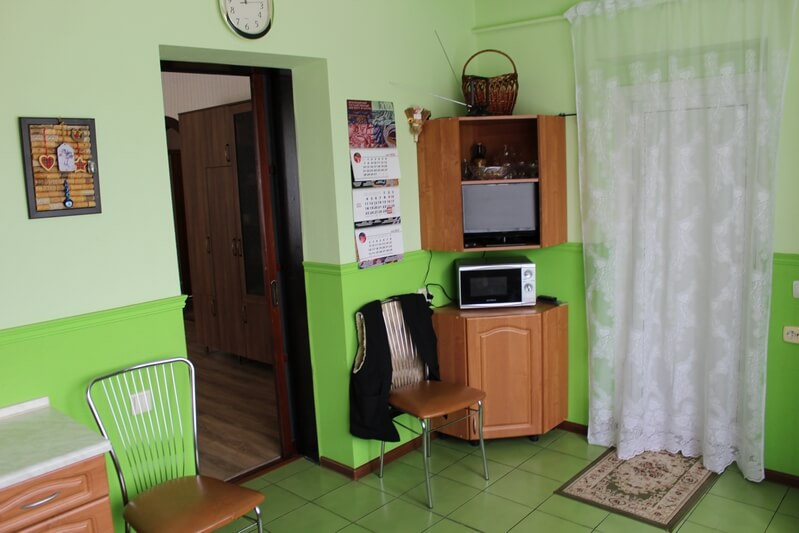 Фото кухни готового дома в Краснодаре 214 м2 (2)