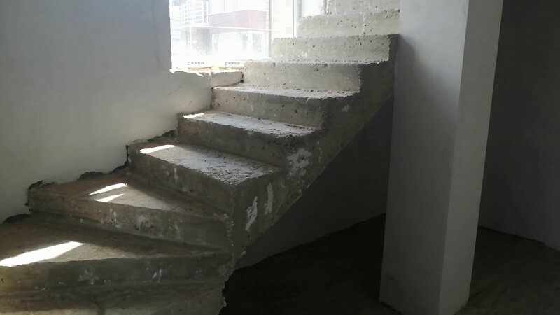 Фото лестницы дома на продажу 145 м2 в Северном